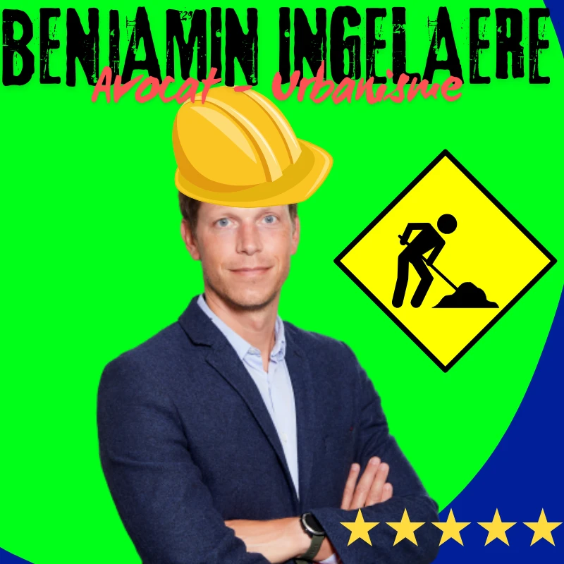 Me Ingelaere avec casque chantier devant panneau chantier