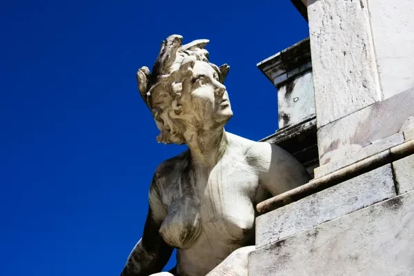 white female Renaissance statue